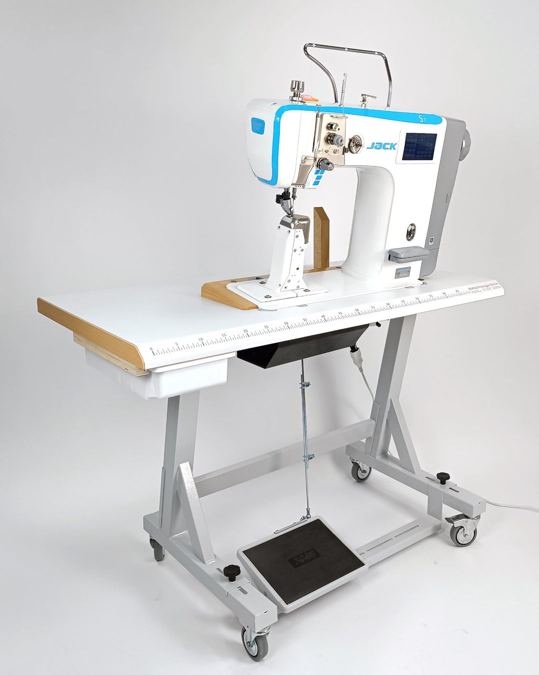 Jack Macchine da cucire: Säulen Industrienähmaschine JACK S7 – Nuovo e nell'imballaggio originale da Rehetobel venduto da dani034 3
