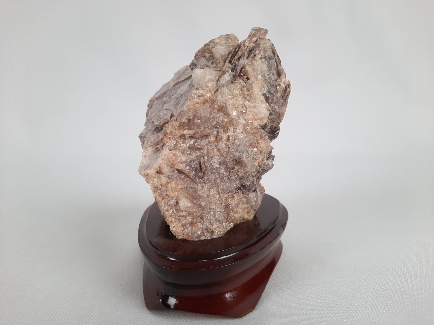 Minéraux & Lithothérapie: Stein auf Holzsockel – D'occasion à Beinwil am See par Restwert_Beinwil 3