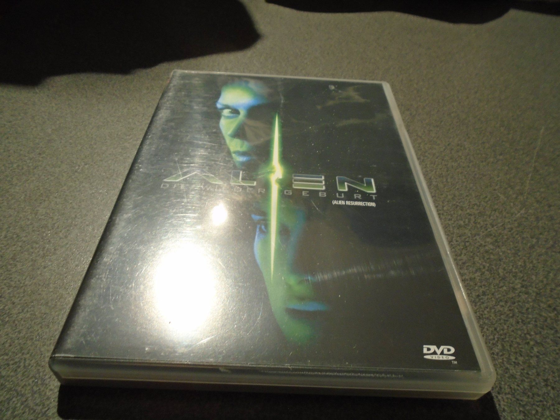 Tutti i DVDs: DVD Alien, Die Wiedergeburt – Usato da Zürich venduto da abraxas1291