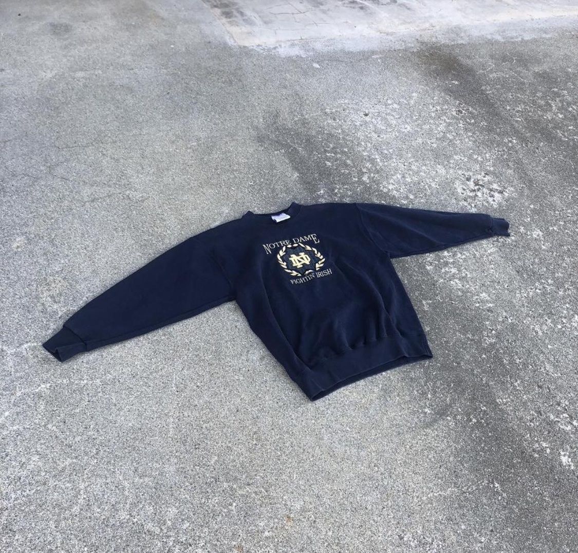 Pullover & Sweatshirts: Notre Dame Crewneck – Gebraucht aus Fribourg von ann_l9b7 4