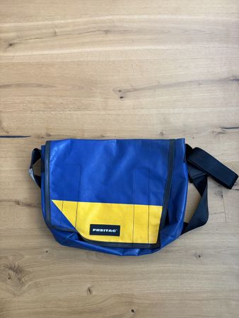 Freitag Umhängetasche blau gelb guter Zustand gebraucht