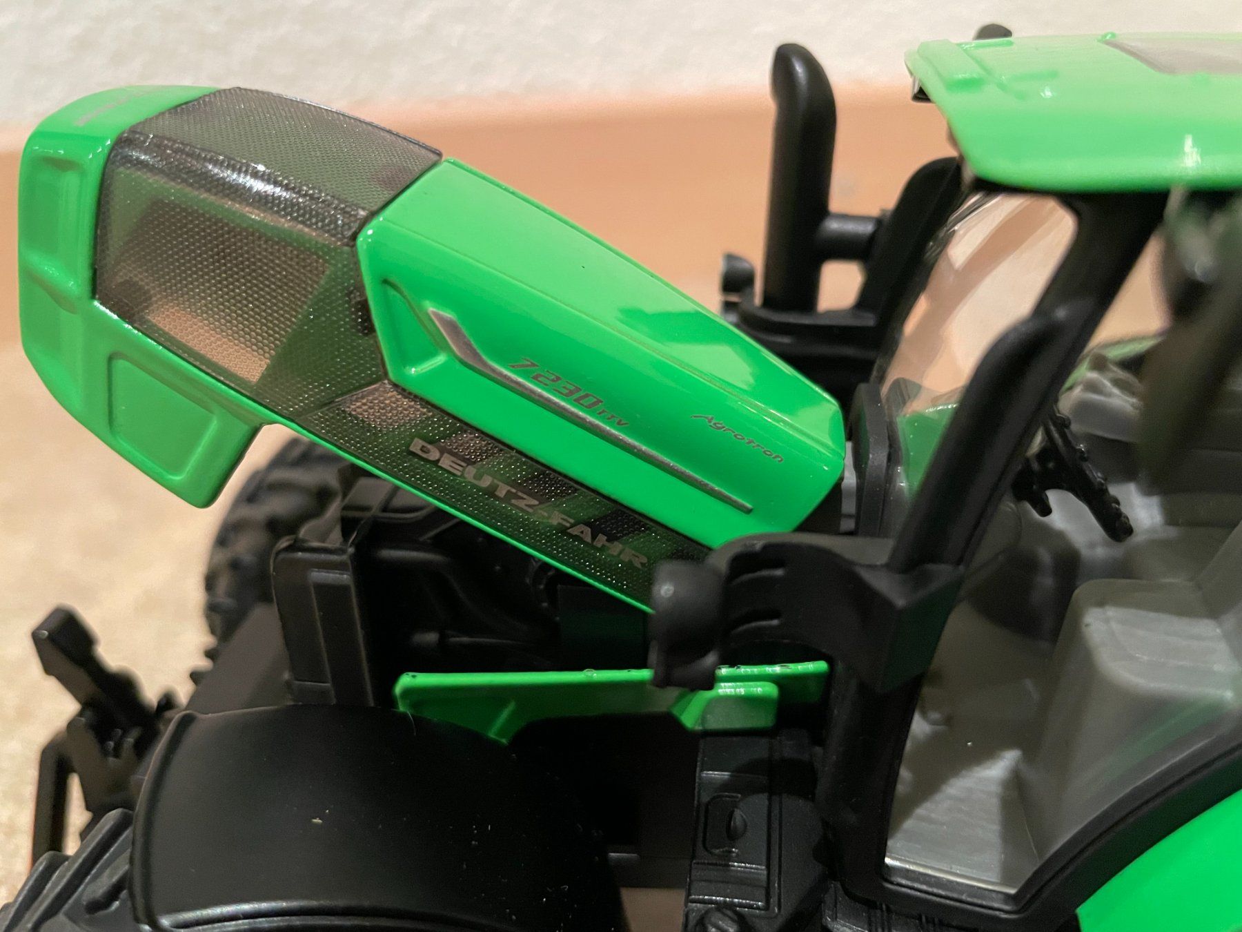 Deutz Trattori: SIKU Deutz Agrotron 7230 TTV – Nuovo e nell'imballaggio originale da Kreuzlingen venduto da Stefan1150 4