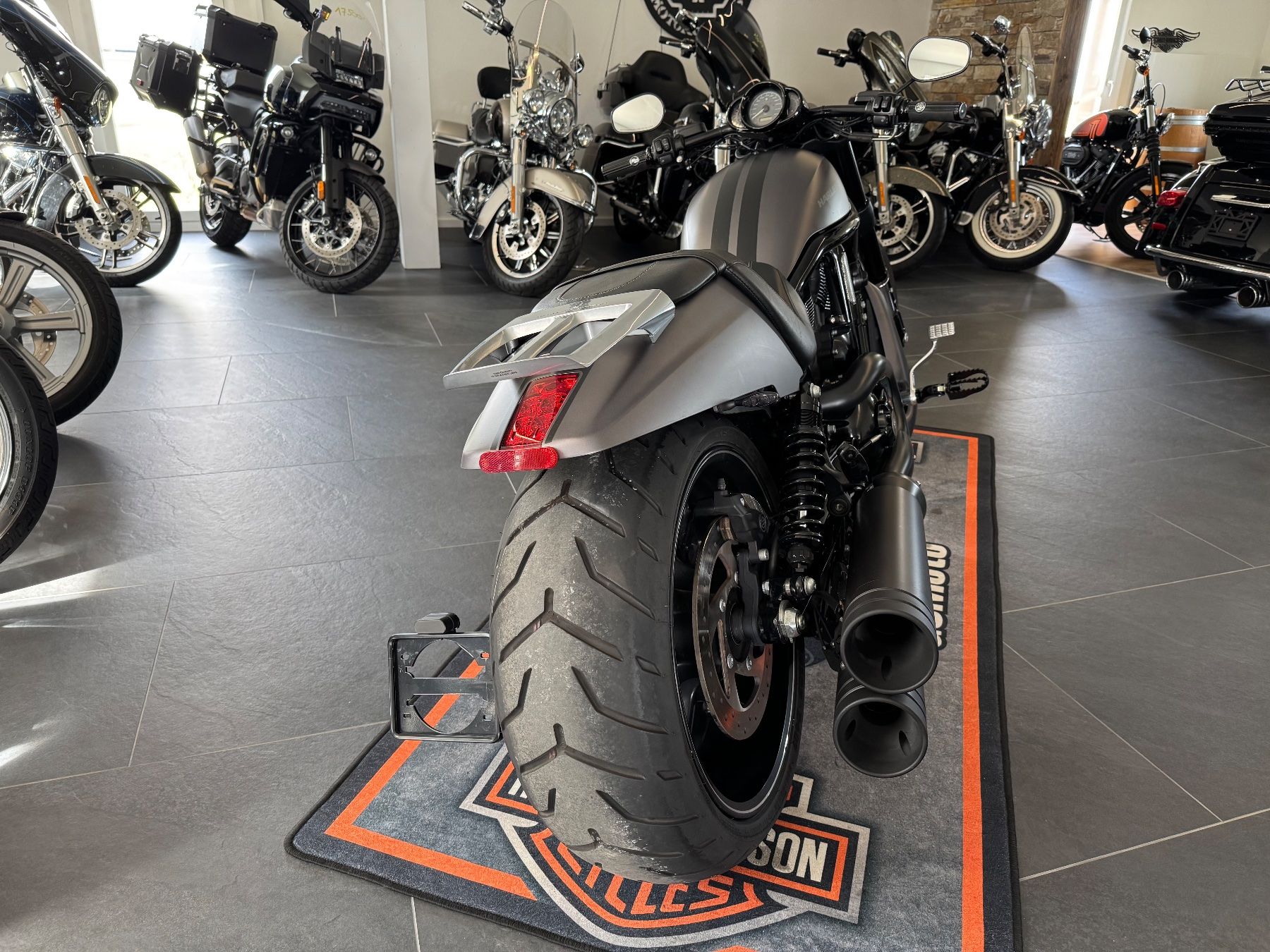 Harley-Davidson Chopper: Harley Davidson Night Rod LEASING POSSIBLE – Usato da Echallens venduto da HD90 7