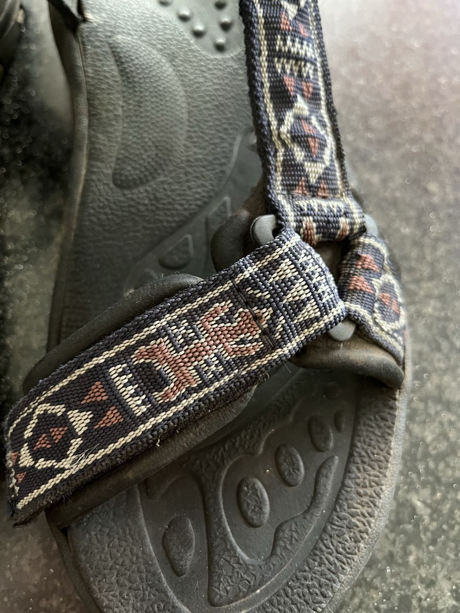 Chaussures hommes: Sandalen schwarz gemustert Aztec – D'occasion à Basel par oosummerrainoo 2