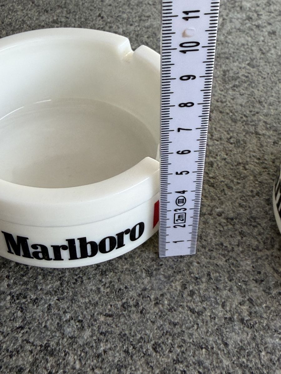 Marlboro Portacenere: 2 Aschenbecher Marlboro Glas Vintage  – Usato da Deitingen venduto da Himhip 4