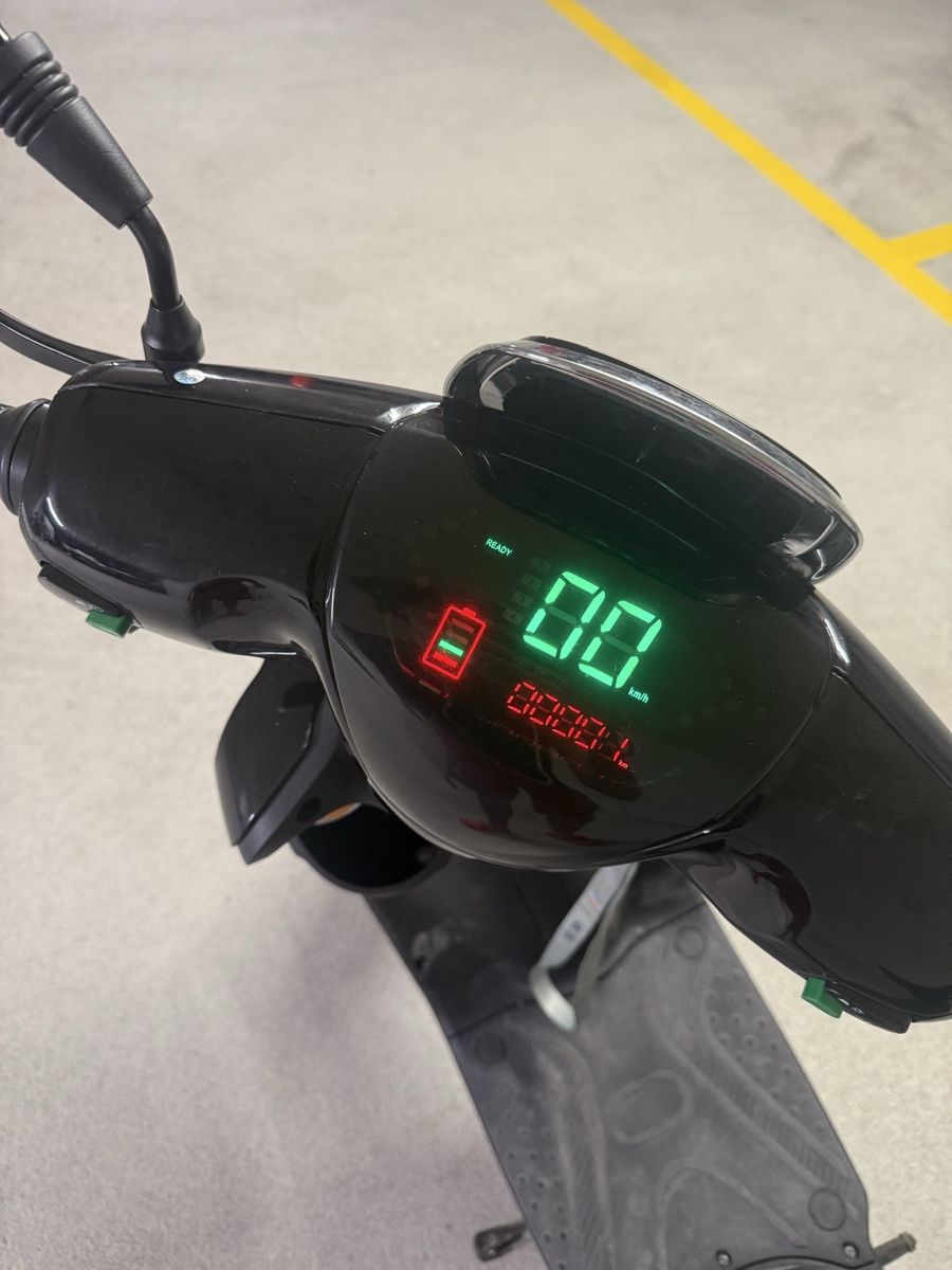Voiturettes électriques: Elektro roller / Elektro scooter  – D'occasion à Cortaillod par mah_tg2m 2
