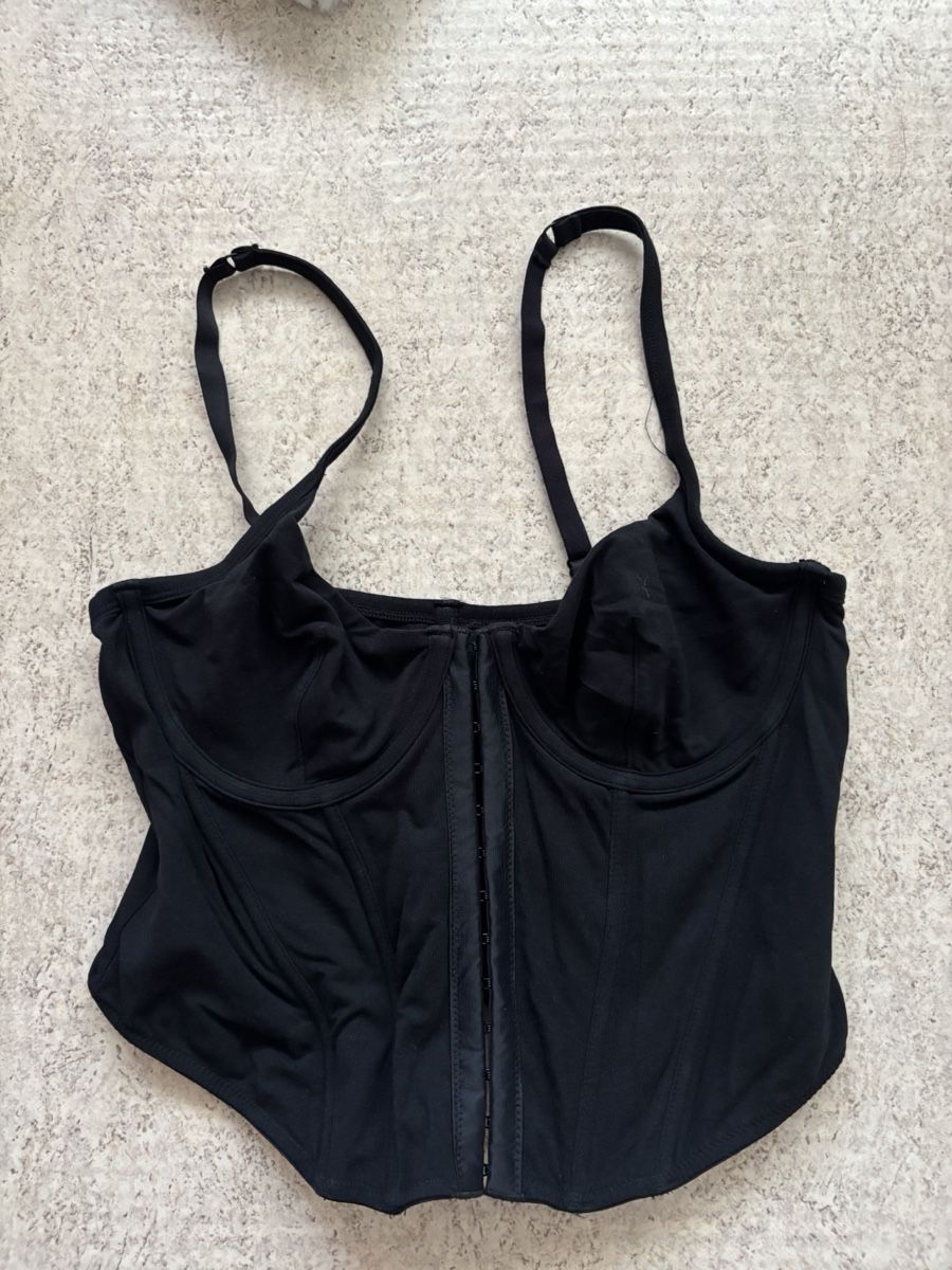 H&M Tops: Schwarzer Bustier mit Hakenverschluss Grösse 80D – D'occasion à Basel par sab_gx8s