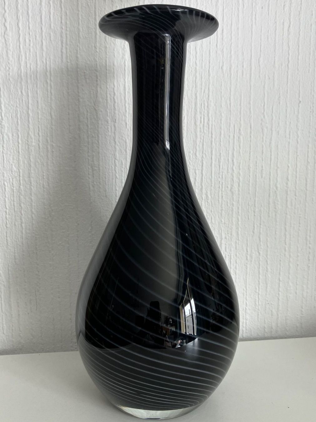 Vasi & Recipienti: Vase design Murano noir et blanc – Usato da Peseux venduto da Cresus27 1