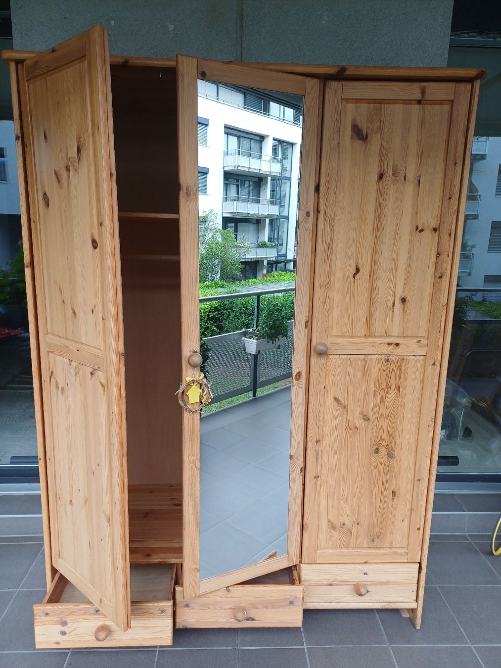 Jysk Schränke: Armoire en pin massif – Gebraucht aus Biel/Bienne von doc_pyy5 1