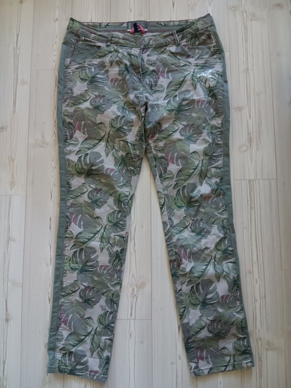Cecil Jeans: CECIL Jeans VICTORIA taille / Grosse W33 – Usato da Cossonay-ville venduto da Super-Price-Quality