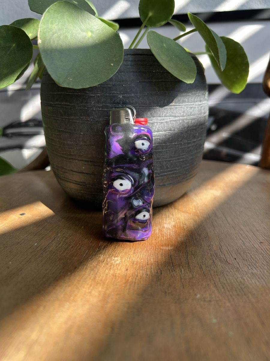 Bic Accendini: Feuerzeug Hülle Lighter Case Anime Monster Inspired – Nuovo (secondo la descrizione) da Horw venduto da jvnrti 1