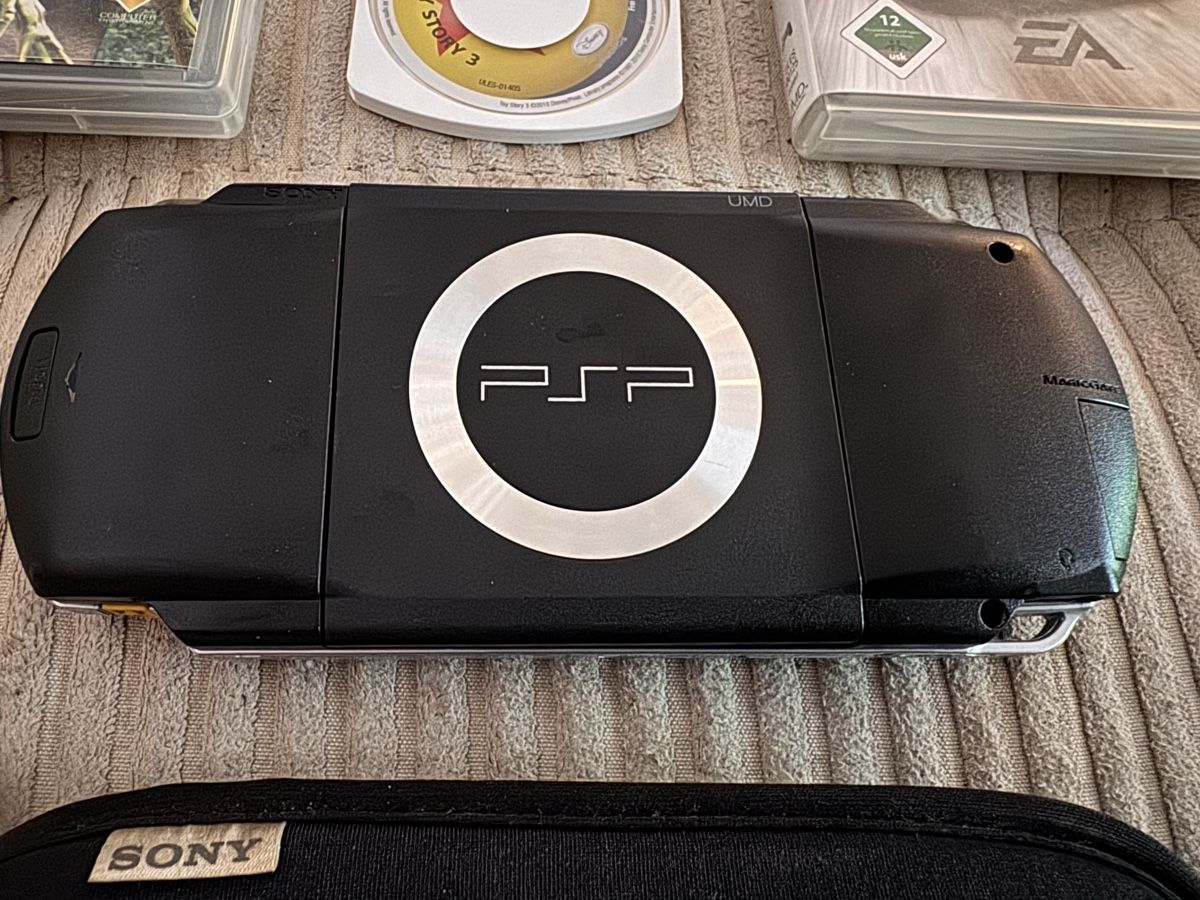 Sony Consoles: PSP mit Spielen – D'occasion à Laupen BE par WinterSnow 1