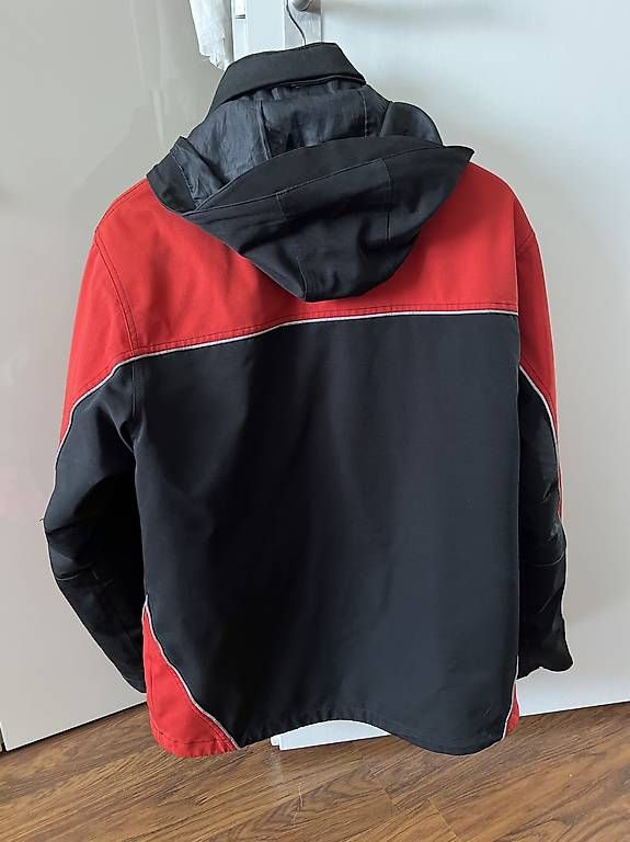Giacche: Audi Jacke Original, Gr. M winddicht und wasserabweisend – Usato da Fällanden venduto da fai_n5tr 1