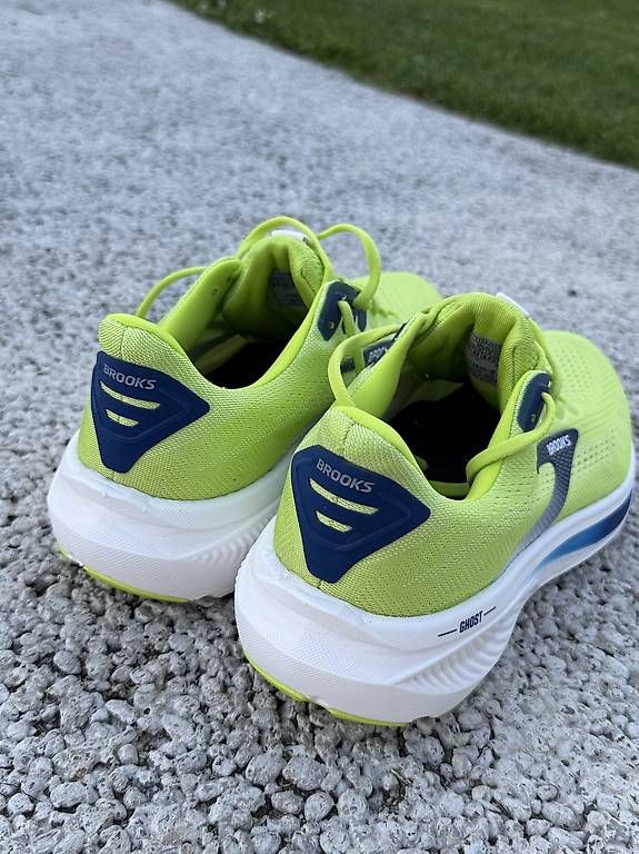 Scarpe da uomo: Laufschuhe Brooks Ghost 17, Grösse 43 – Usato da Strengelbach venduto da Bazin 2