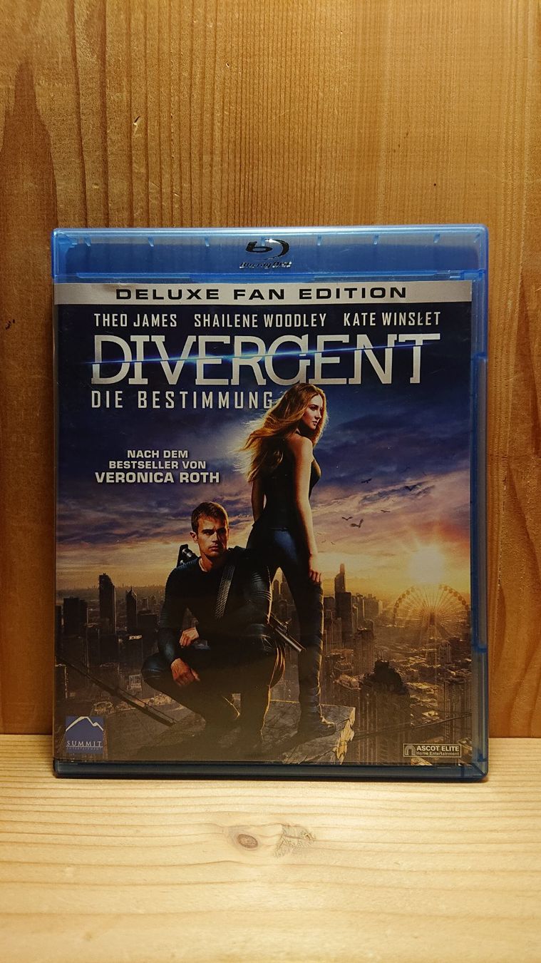 Tutti i DVDs: DIE BESTIMMUNG DIVERGENT Blu-Ray – Usato da Wilderswil venduto da Exebub
