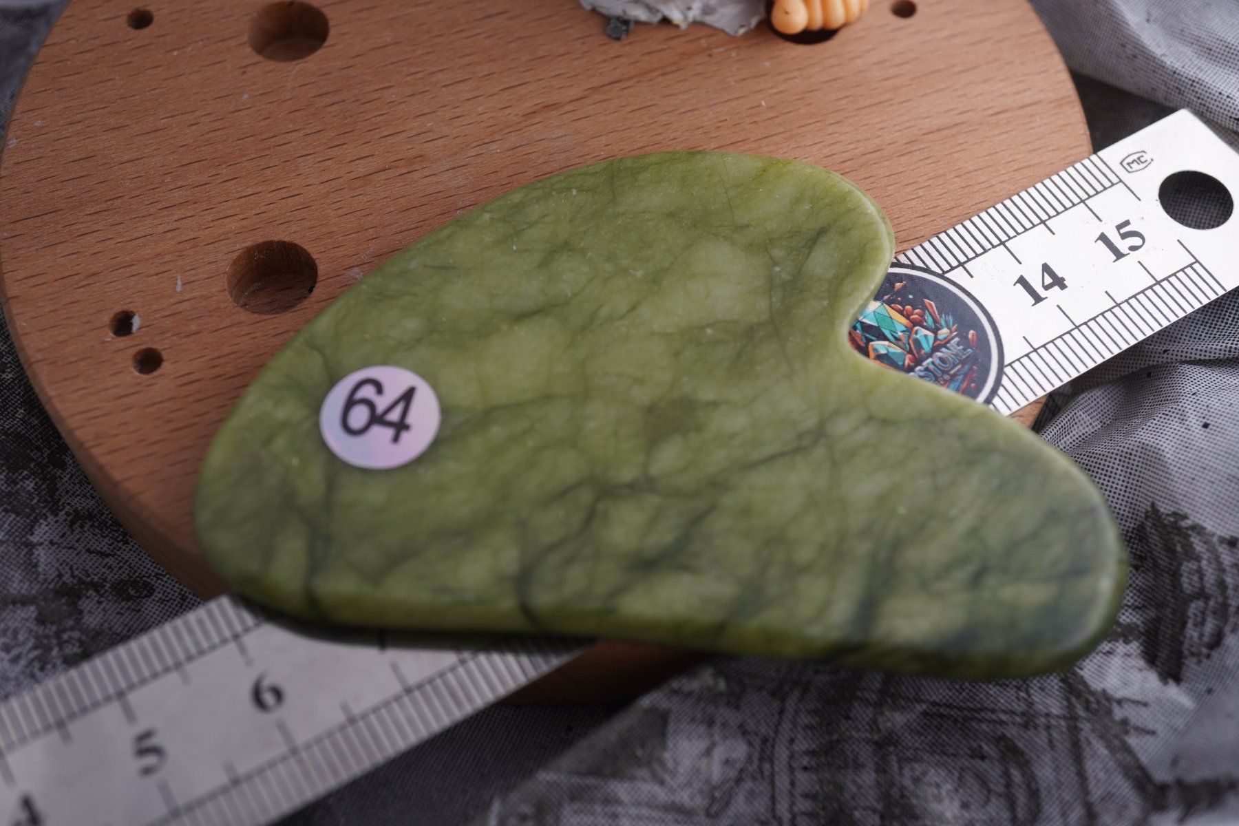 Mineralien & Heilsteine: Gua Sha Massage-Stein  Nephrit Jade   ab 1.- – Neu und originalverpackt aus Eschenbach SG von topstone 2