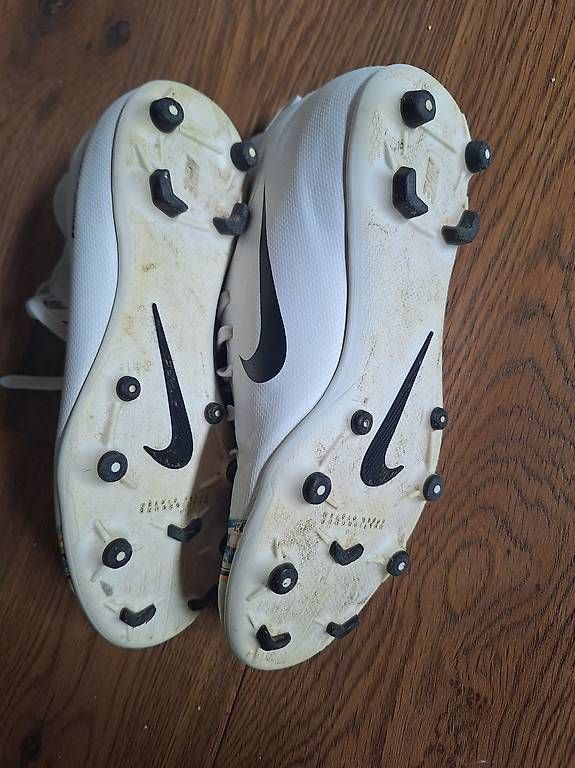 Scarpe per ragazzi: Fussballschuhe Mercurial Grösse 38 – Usato da Zuoz venduto da Nocino01 1