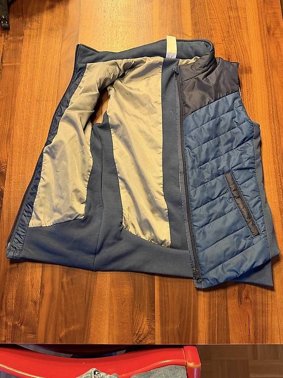 Gilets & Westen: Reitgilet – Gebraucht aus Ettingen von a_d_m2hh 1
