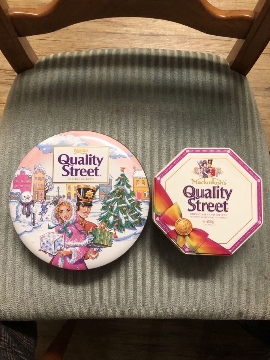 Sonstige Dekorationen & Accessoires: Zwei alte Blechdosen Quality Street – Gebraucht aus Zürich von sab_d82w