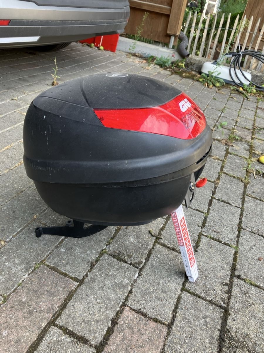 Givi Valises de voyage: Case Helmbox Givi – D'occasion à Schönenwerd par Lichi