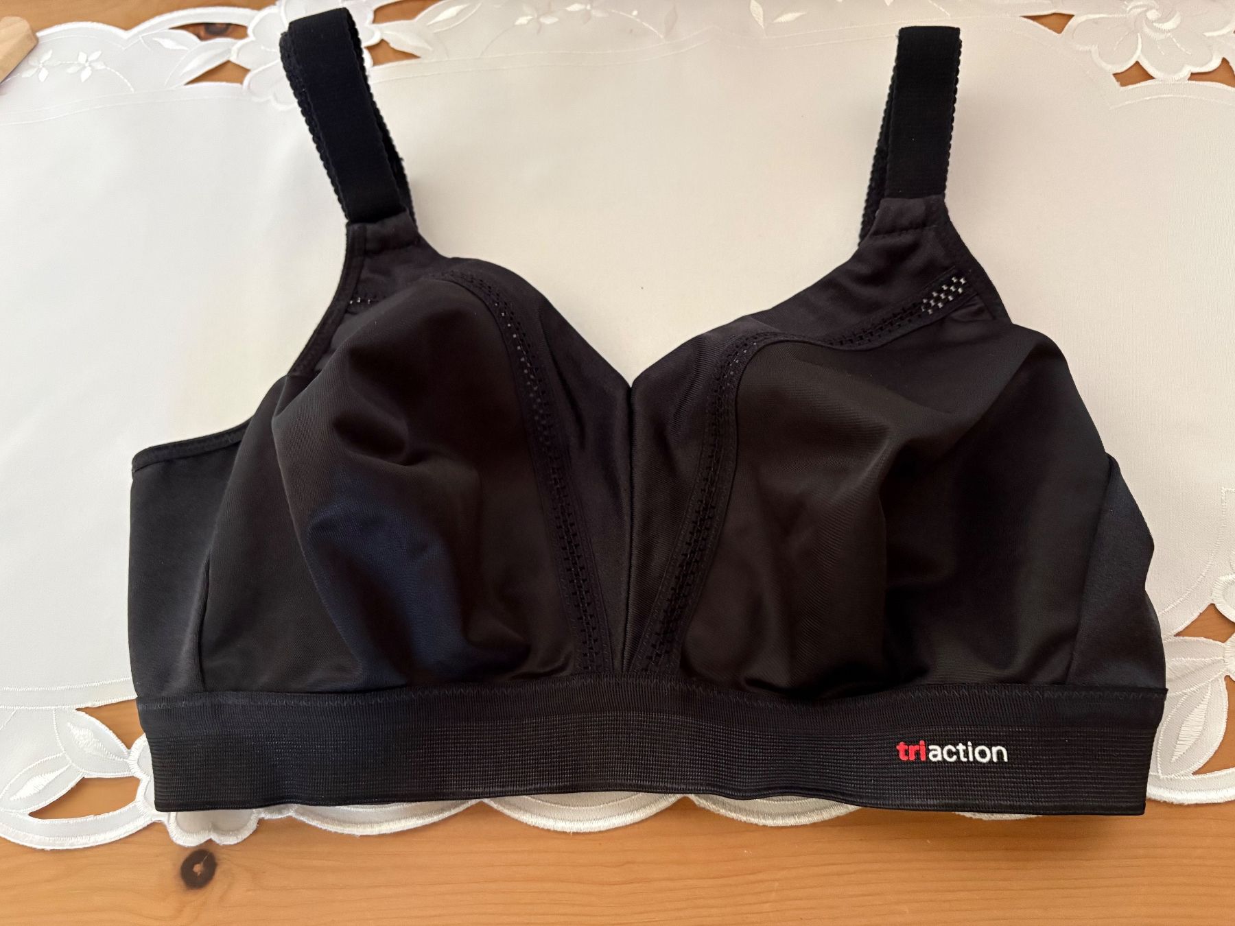 Altra biancheria intima: BH schwarz, Marke, tri action, – Usato da Grüsch venduto da frifri06