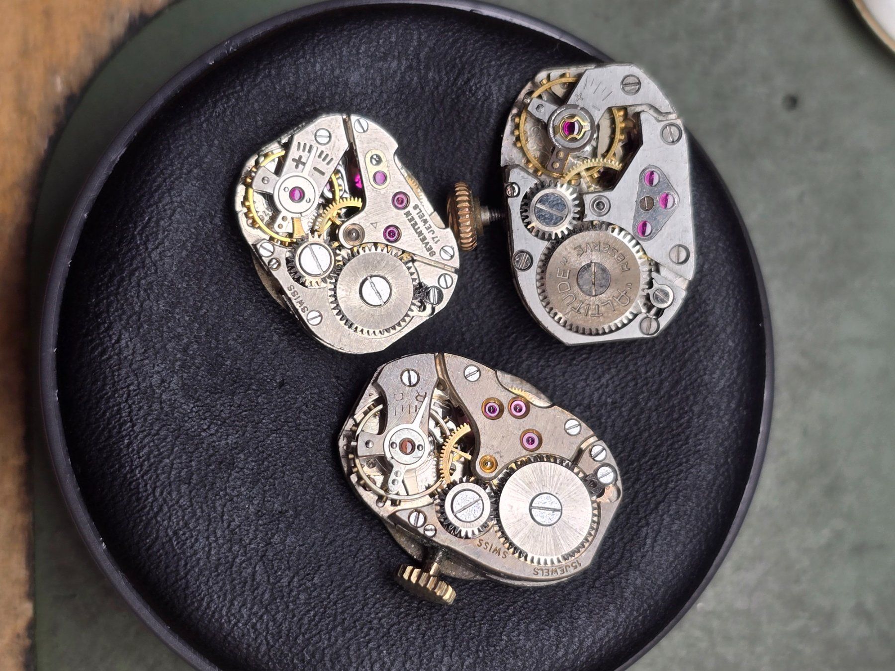 Orologi: Lot de 3 mouvement de montres – Difettoso da Tramelan venduto da Nirdan 2