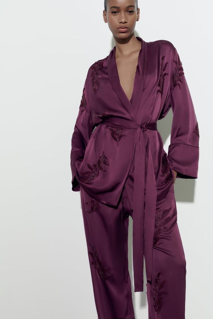 Zara Lotti di vestiti: Zara EMBROIDERED KIMONO Set – Nuovo (secondo la descrizione) da Genève venduto da Annilu
