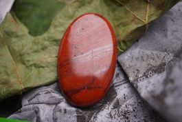 Jaspis Rot         Cabochon 61ct  ab 1.-