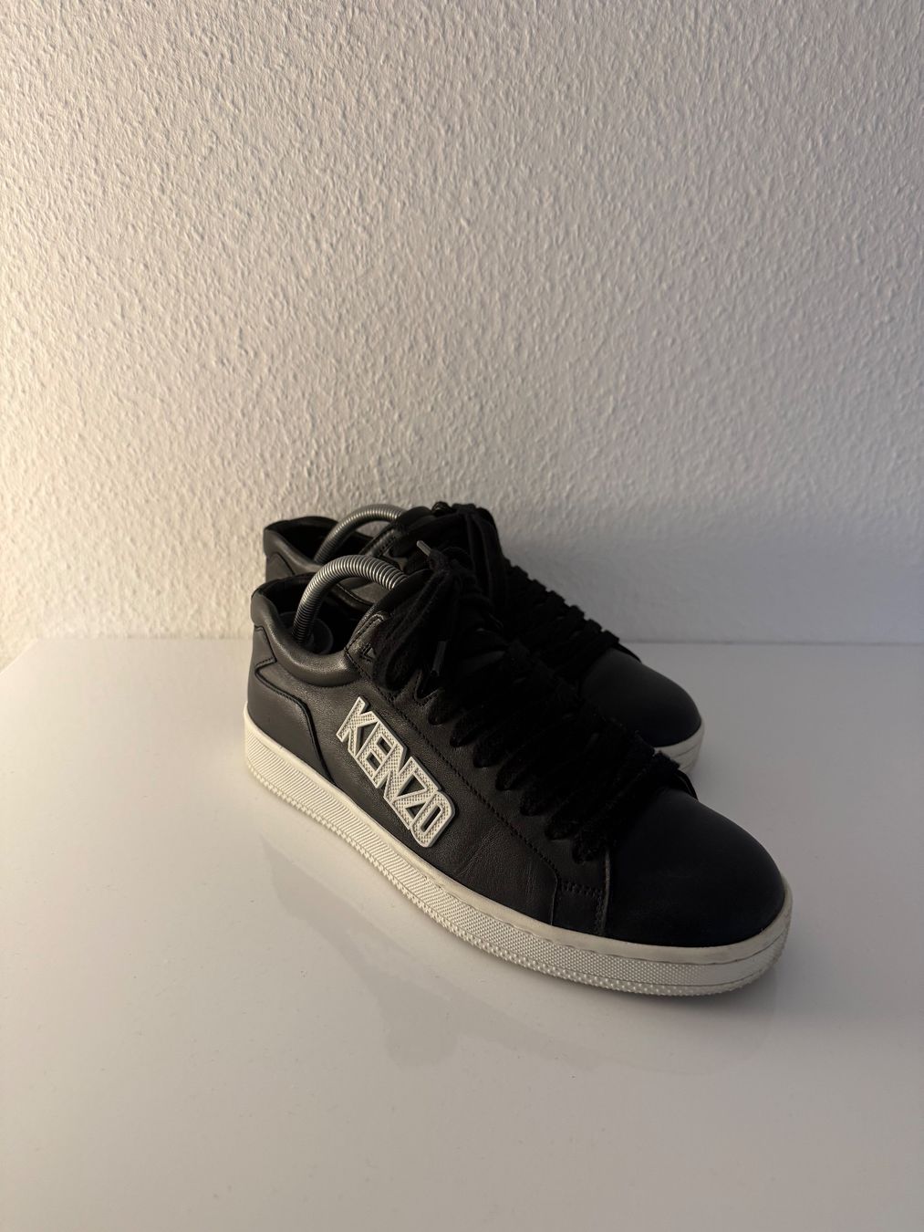 Kenzo Scarpe da uomo: Kenzo Sneaker – Usato da Basel venduto da yves0001