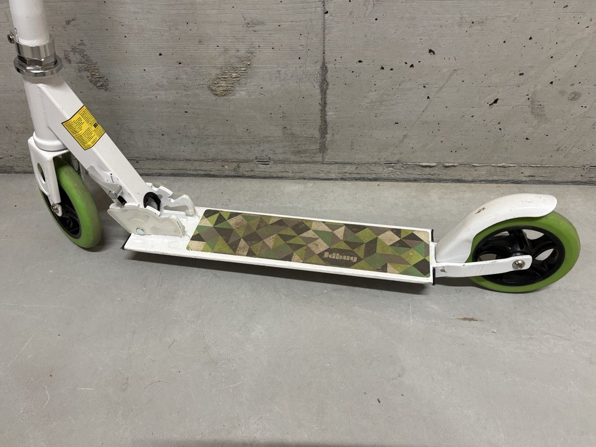 Kickboard: Koolbug Kinder Roller, Top Zustand, Weiss-Grün, Top! – Usato da Dietwil venduto da Stefu810 1