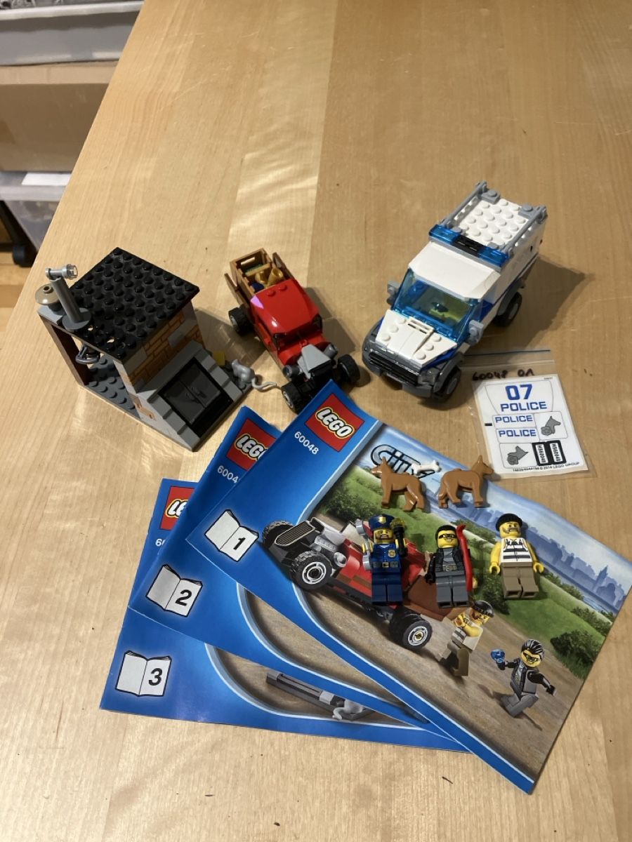 Lego Kit di costruzioni: Lego 60048 Police Dog Unit – Usato da Glarus venduto da Jhuber78