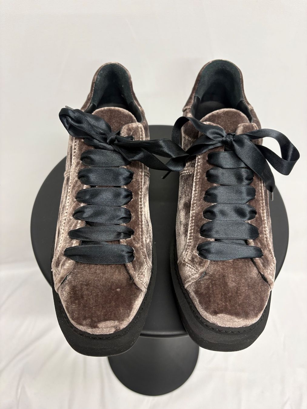 Scarpe da donna: Manuel Barcelo Samt Sneaker Gr. 39 braun Plateau – Nuovo (secondo la descrizione) da Regensdorf venduto da secondchancefashion 3