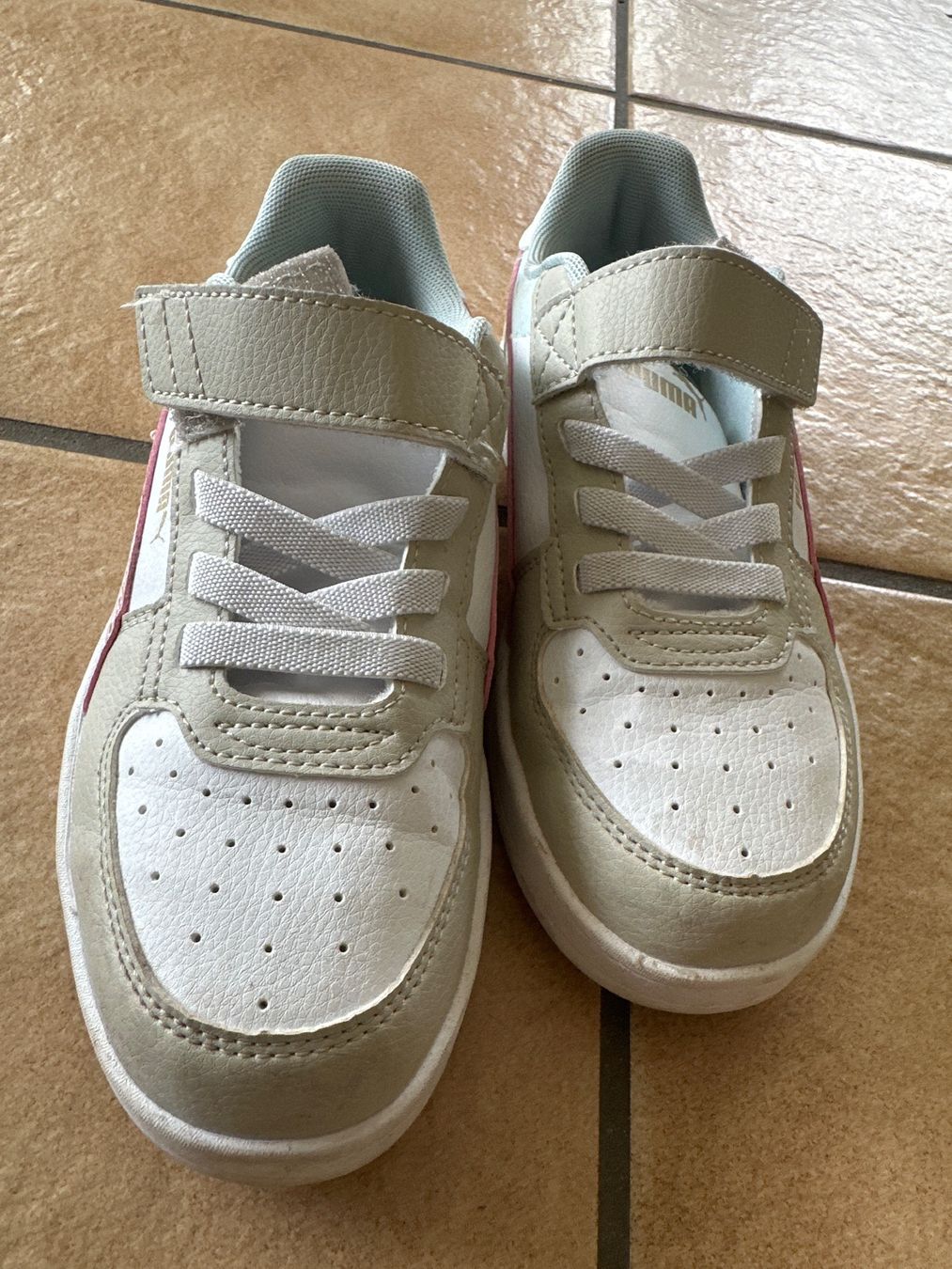 Puma Chaussures filles: Puma Sneaker 33 – Neuf (Voir description) à Fällanden par CorinaE 1