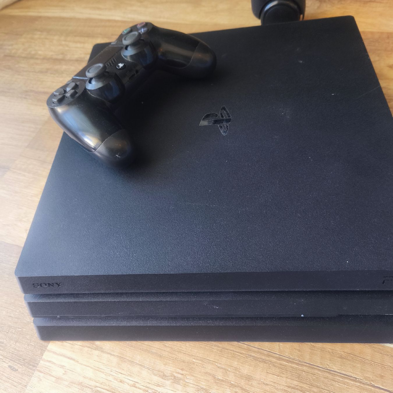 Sony Console: ab1.- Playstation 4 pro 1tb – Usato da St-Maurice venduto da Aran_Cash 1