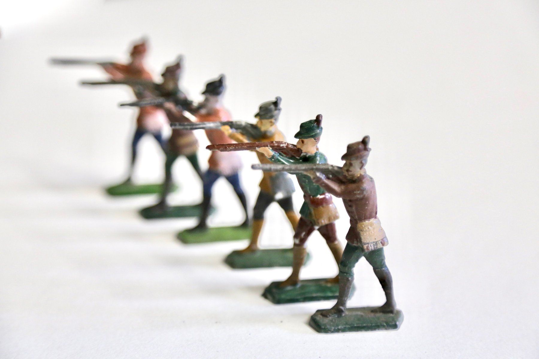 Statuette: Soldaten Figuren mit Gewehr – Usato da Reinach BL venduto da Han-Numismatik 1