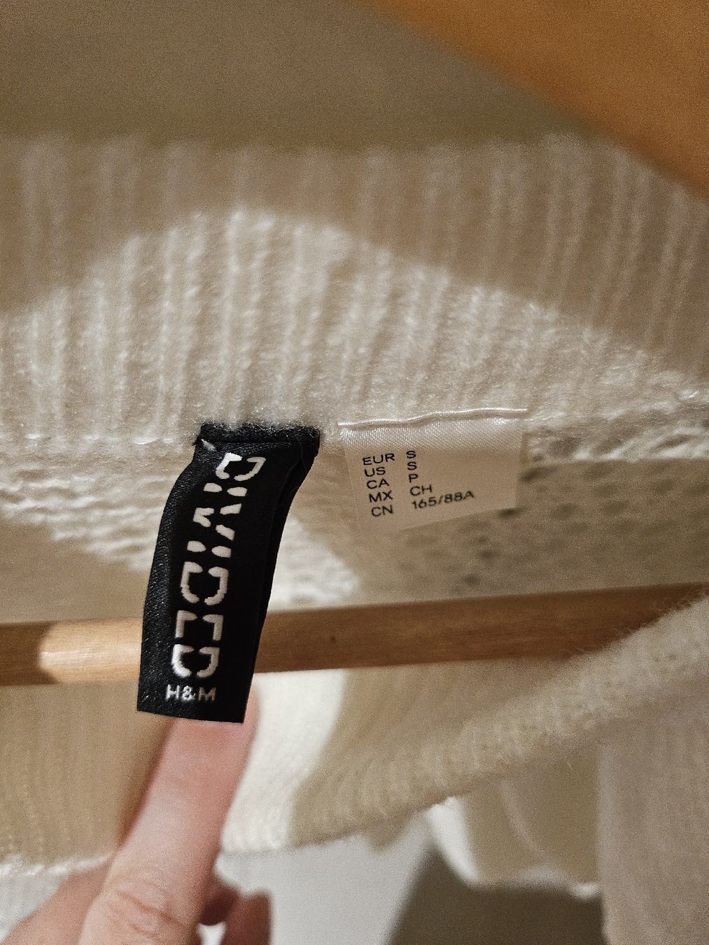 Maglioni & Felpe: Très Joli pull – Nuovo e nell'imballaggio originale da La Tour-de-Peilz venduto da mar_2r26 1