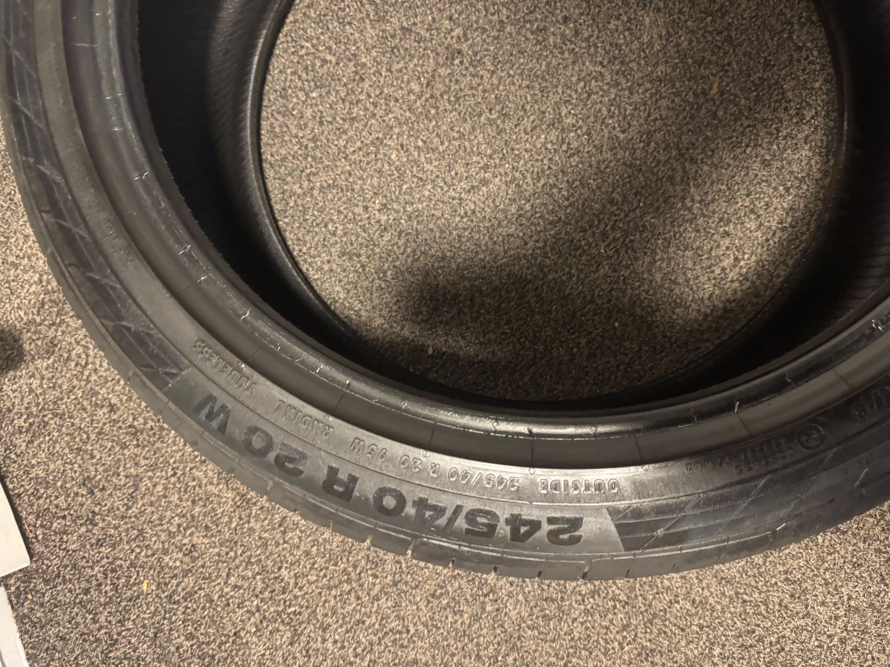 Continental Pneumatici & Ruote complete: 245/40R20 – Usato da Widen venduto da Dinero02 2
