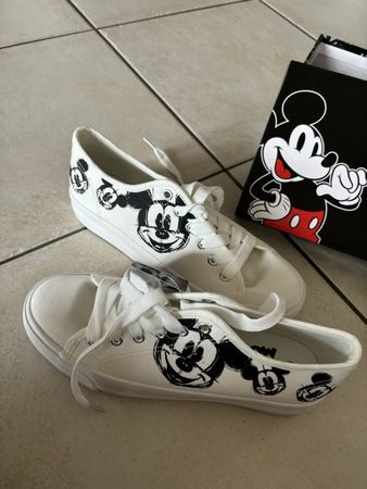 Baskets Mickey taille 38