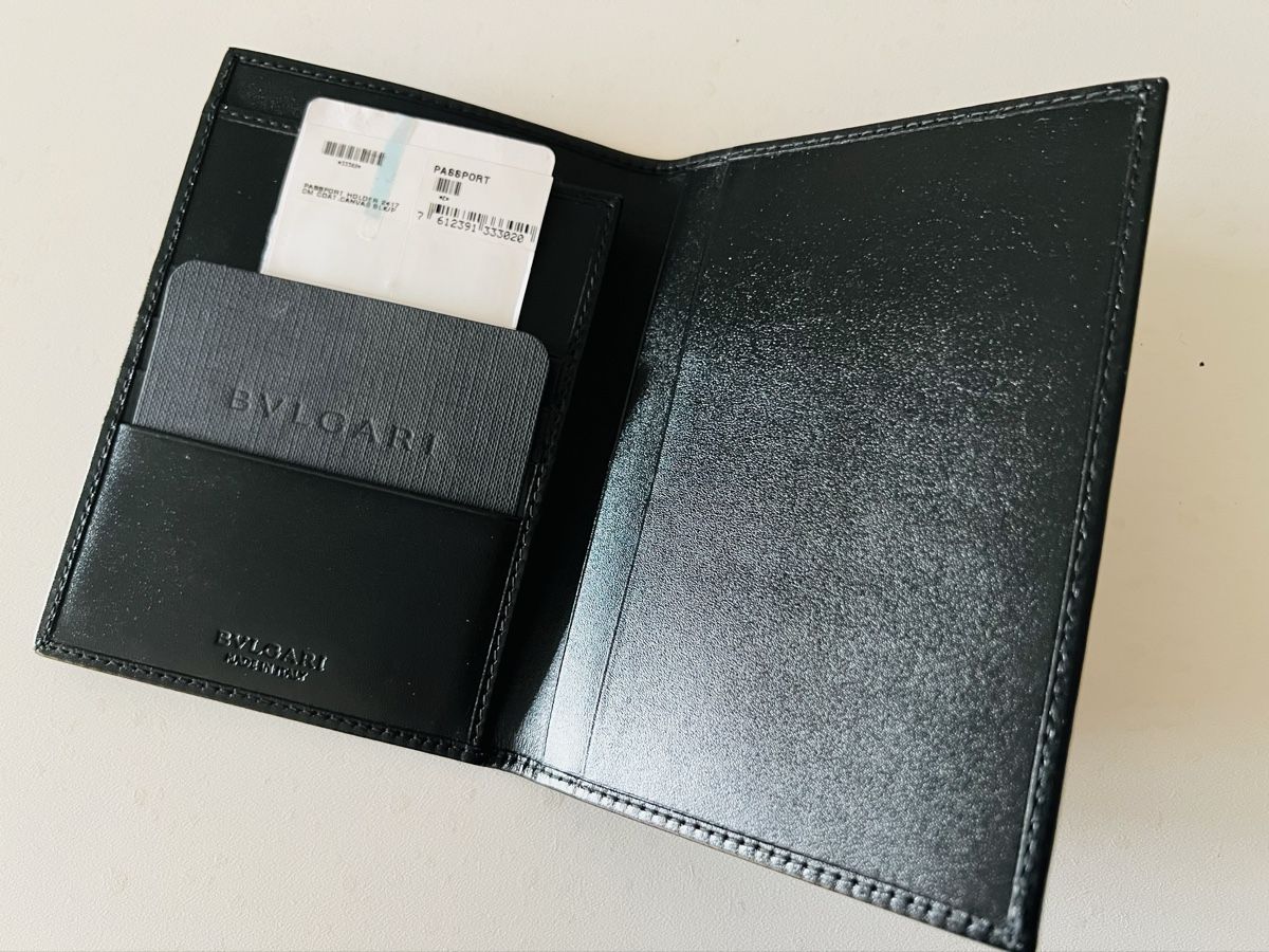 Bulgari Brieftaschen: BULGARI original Passport & Document holder, with box&papers – Neu und originalverpackt aus Mont-sur-Lausanne von vmi_ym5l 1