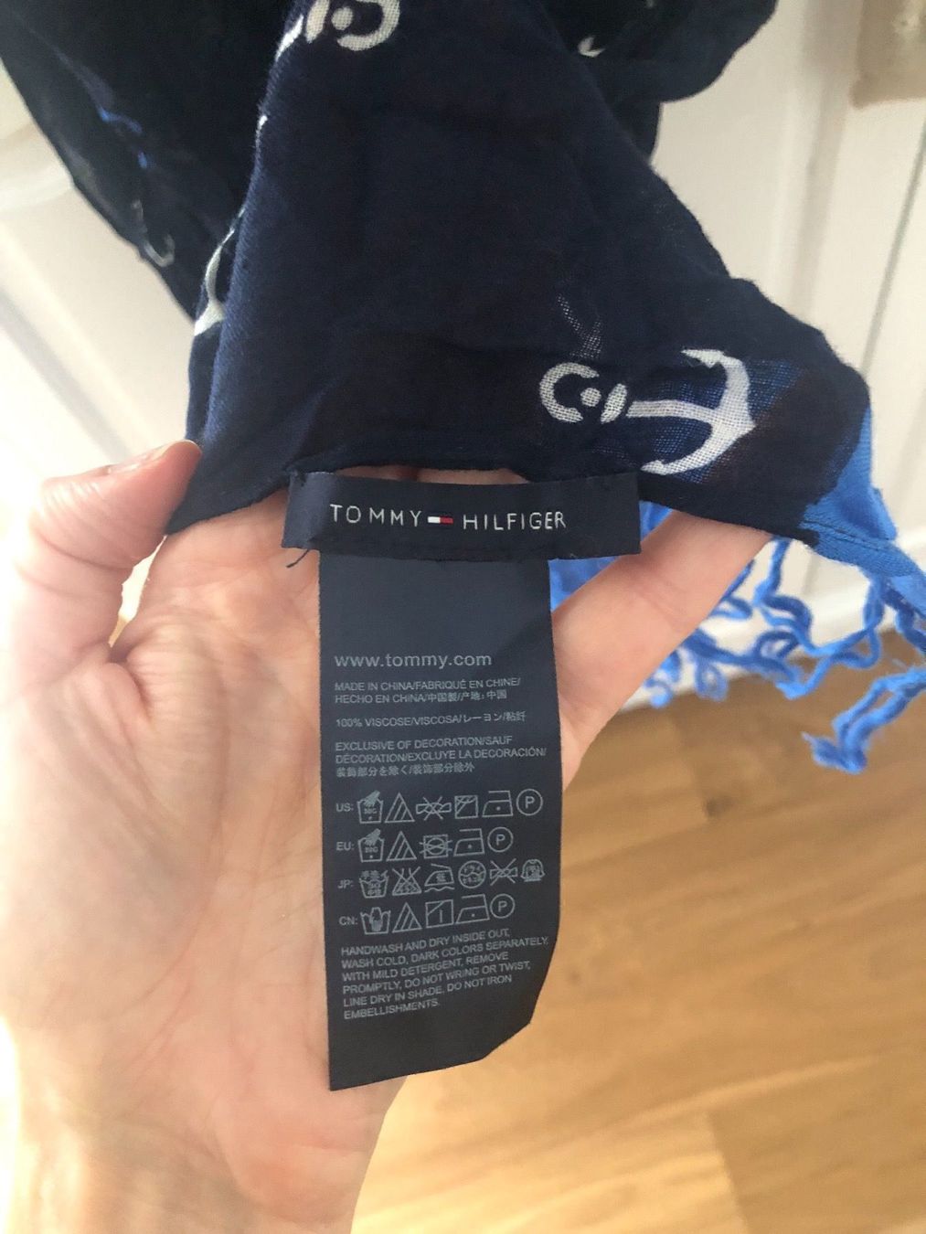 Tommy Hilfiger Foulard & Sciarpe: Hilfiger Schal – Usato da Pfaffhausen venduto da Klaras_second_hand 2