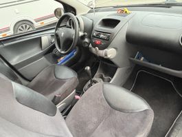 Peugeot 107 1.0 5-Tuerer, 58166km, schwarz