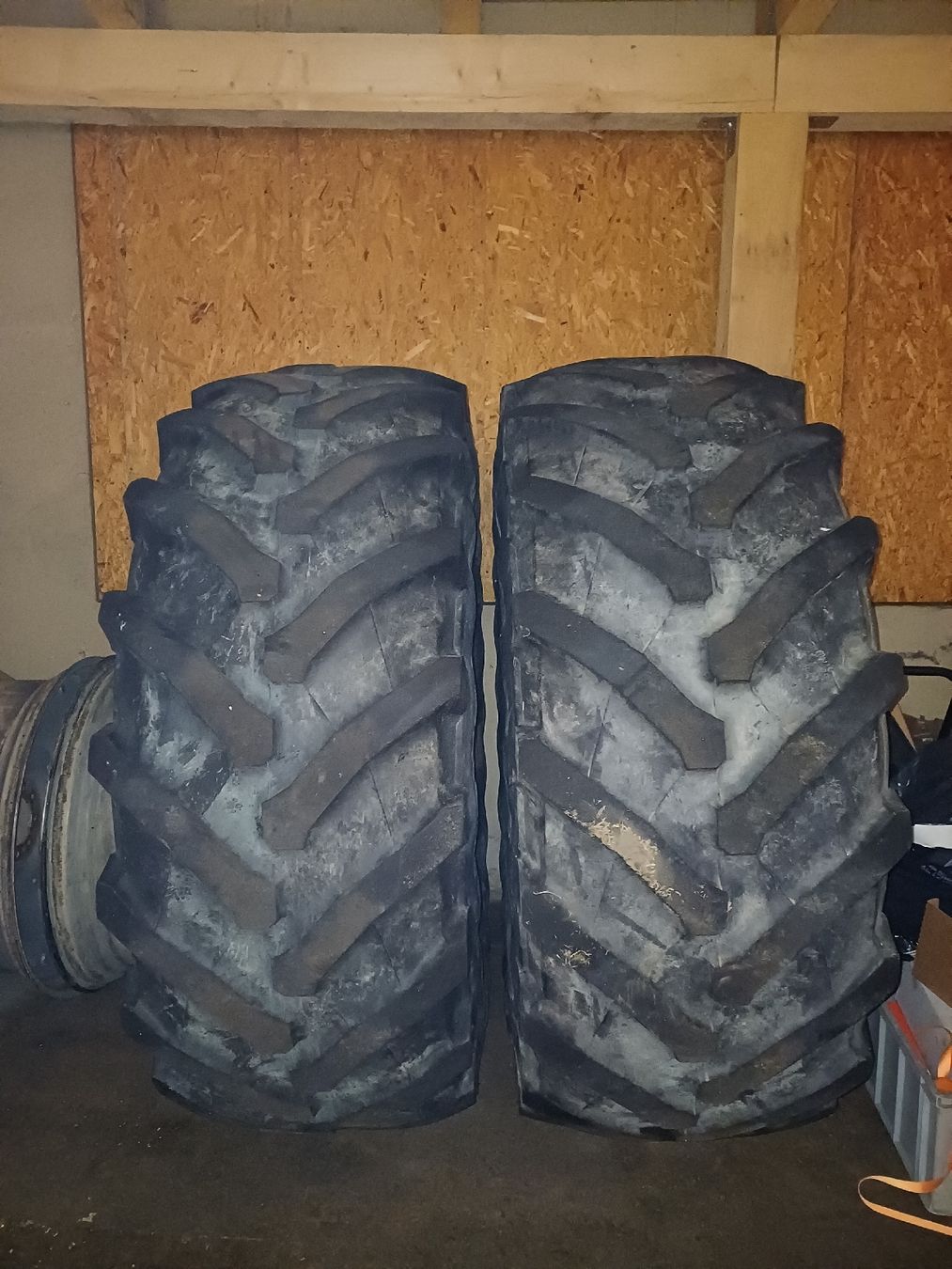 Fendt Tracteurs: 650/75 r38 Kompletrad – D'occasion à Recherswil par Deutzd8006Fahrer 2