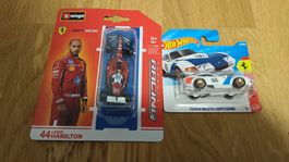2 Modellautos Ferrari Burago und Hot Wheels gebraucht