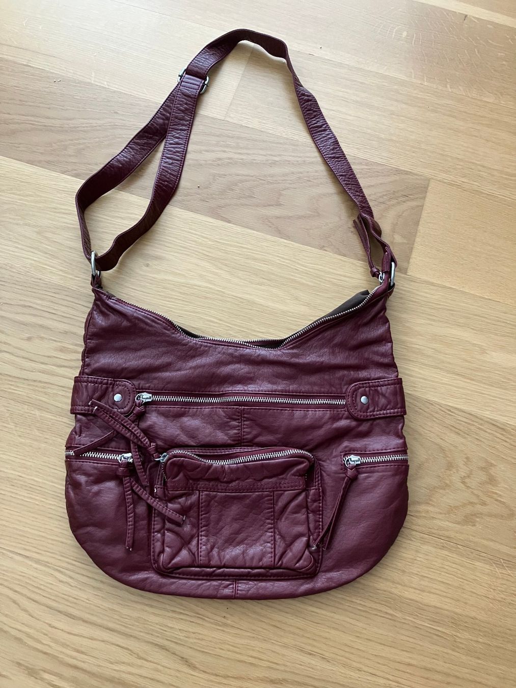 Borse da donna: Trendige Handtasche in Bordeaux-Rot – Nuovo (secondo la descrizione) da Honau venduto da BrP27