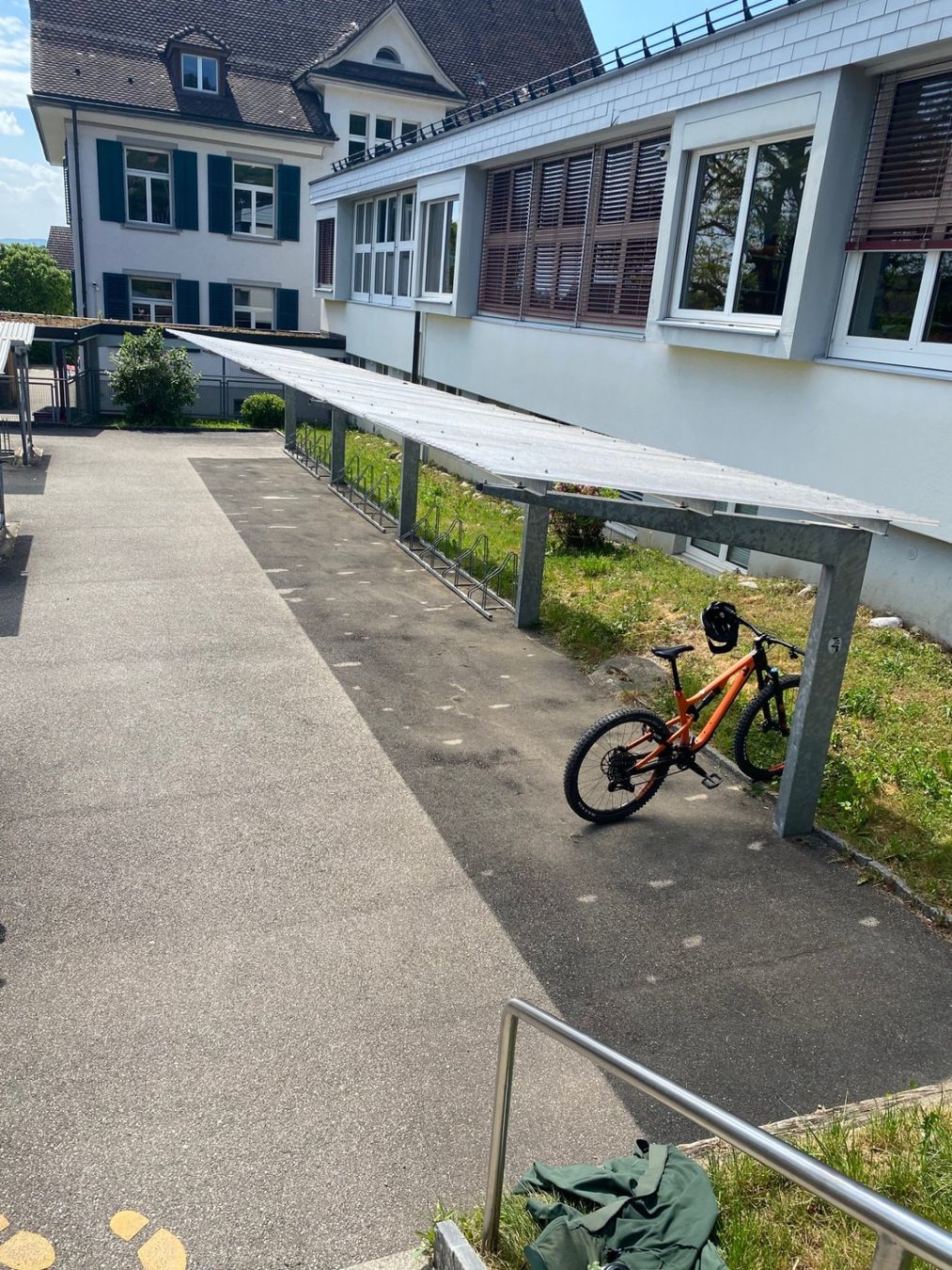 Rifugi: Velopa Veloparkplatz Velo-Unterstand – Usato da Auw venduto da 76marylu 2