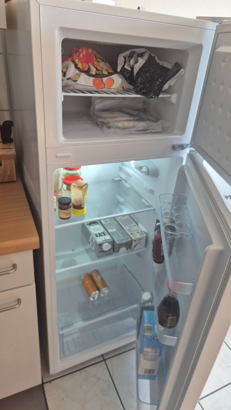 Kühlschrank: Kühlschrank und Gefrier Kombi – Gebraucht aus Hägglingenă von ivce555 1