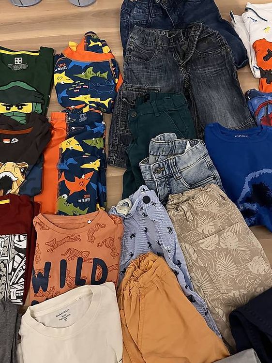 Ensembles coordonnés: Kleiderpaket Jungs 128(21 Teile)Frühling,Sommer – D'occasion à Pfungen par nad_vt7k 2