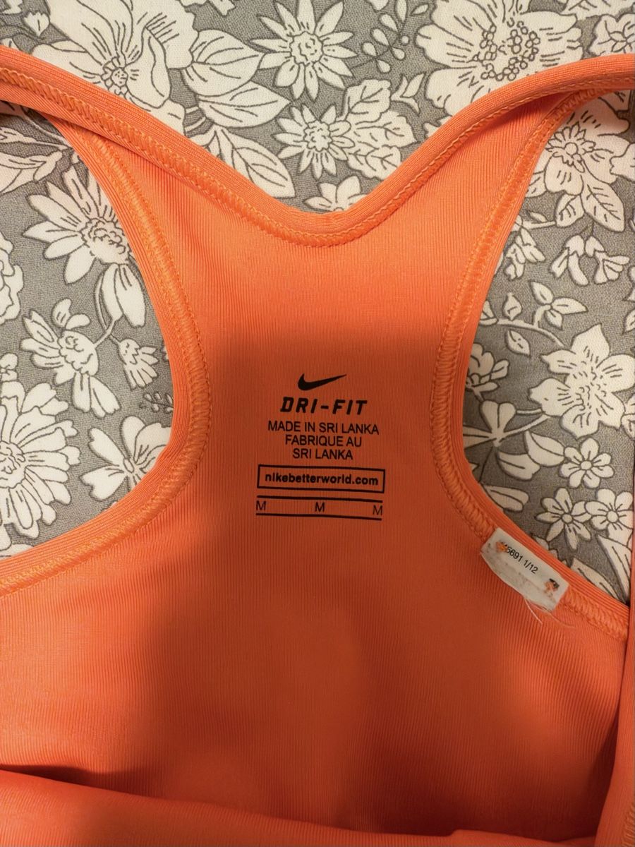 Nike Top: Brassière Nike – Usato da Genève venduto da ine_bbn9 2