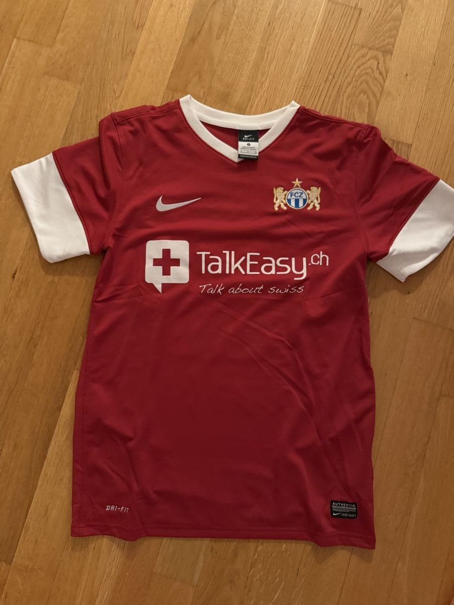 Nike Leibchen & Hosen: FCZ Trikot Chiumiento Grösse S – Gebraucht aus Fehraltorf von Bowling_54