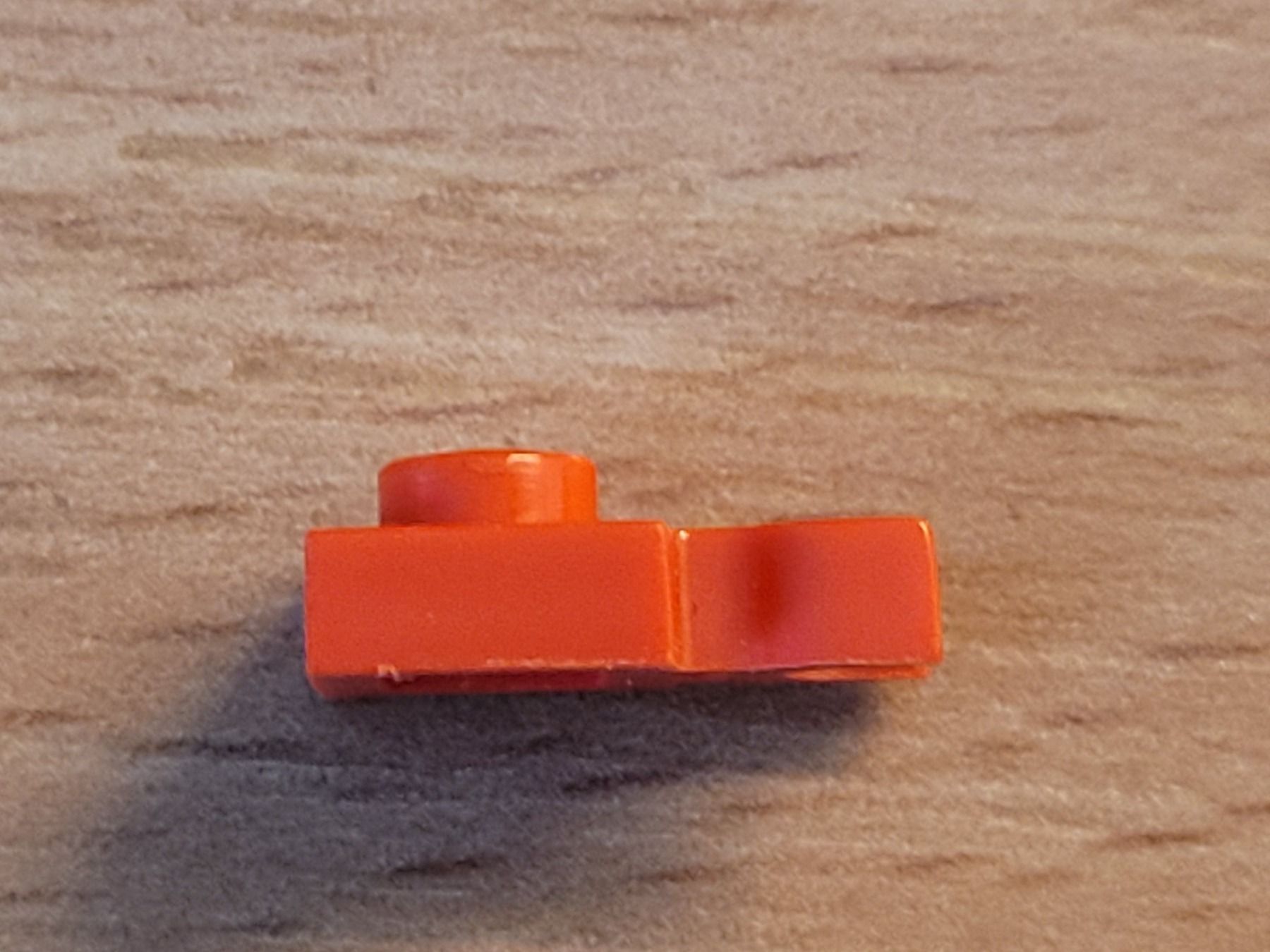 Lego Kit di costruzioni: Lego - Pièce de rechange - 1x rouge de forme spéciale – Usato da Payerne venduto da tintin08 2